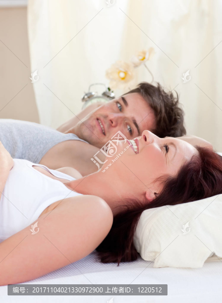女人笑了