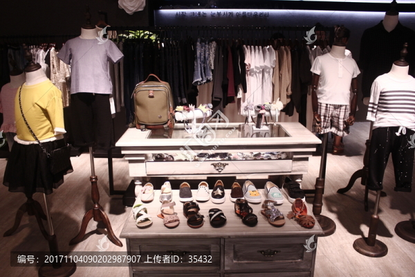 服裝店局部陳列