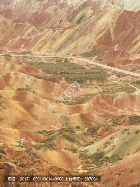 丹霞地貌,五彩繽紛的巖石