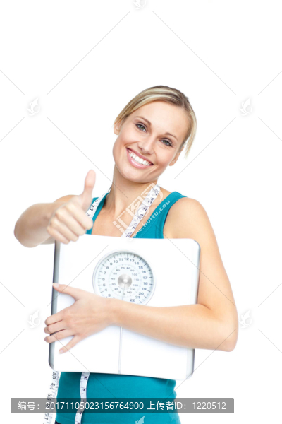 女人笑了