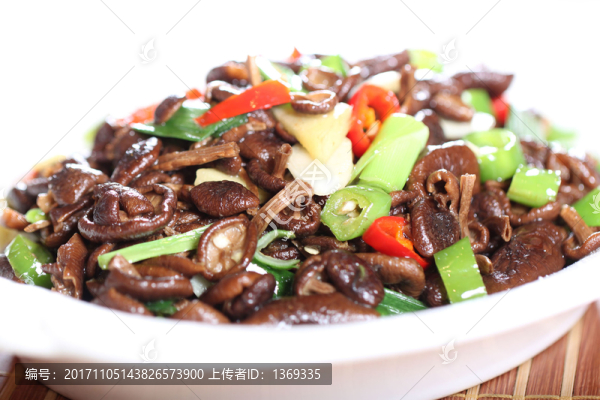 青椒炒野山菌