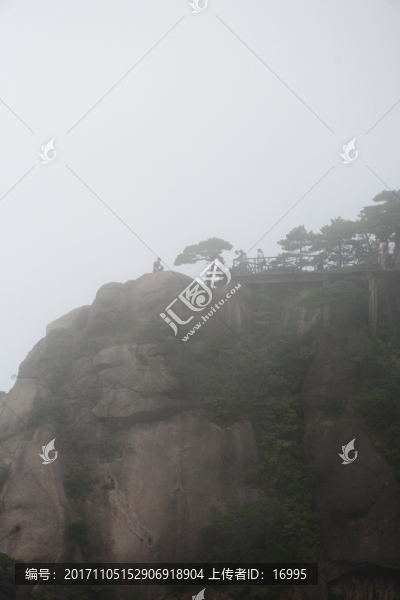 三清山風(fēng)光攝影,霧中的三清山