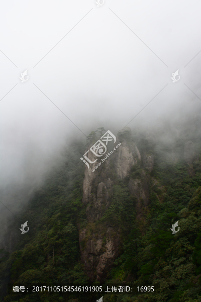 三清山風(fēng)光攝影,霧中的三清山