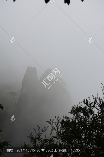 三清山風(fēng)光攝影,霧中的三清山