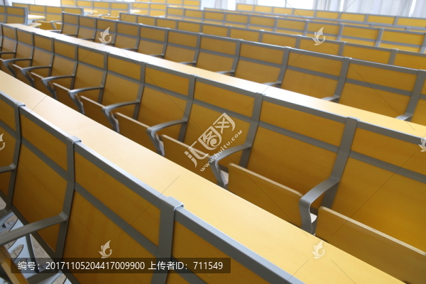 階梯教室桌子座椅