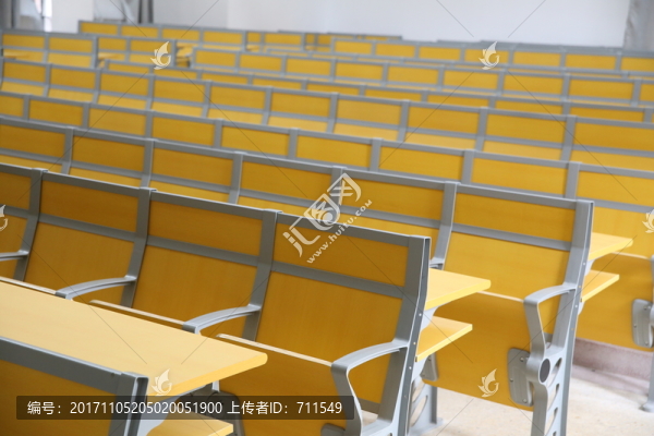 大學教室課桌