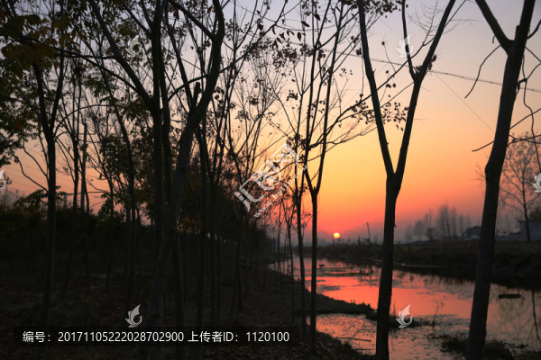 河邊落日