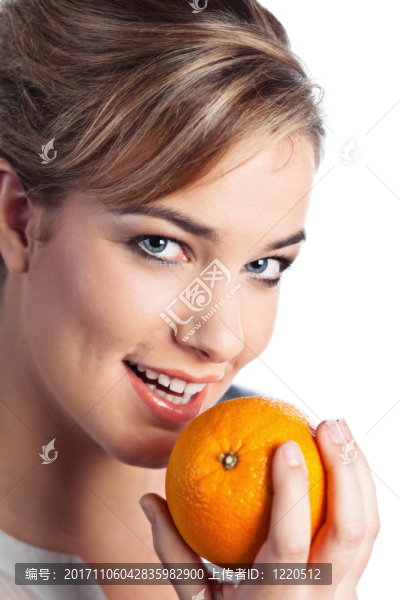 女人笑了