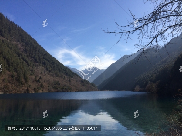 山水倒影