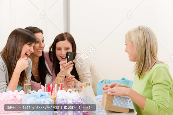 女人