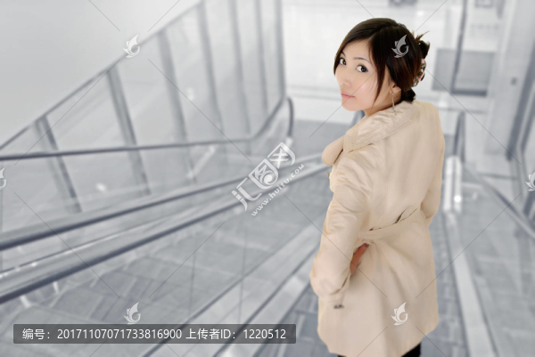 女人