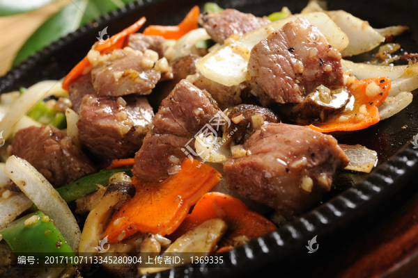 鐵板牛肉粒