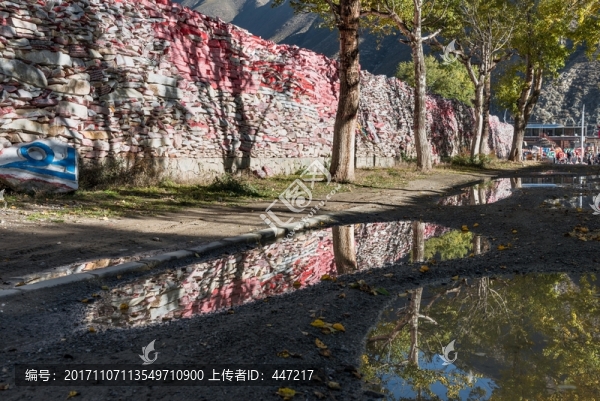 新寨嘉那嘛呢石經(jīng)堆