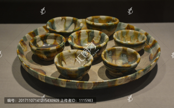 唐代三彩杯盤(pán)