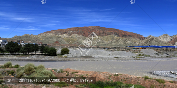 新疆獨(dú)庫公路南段風(fēng)光