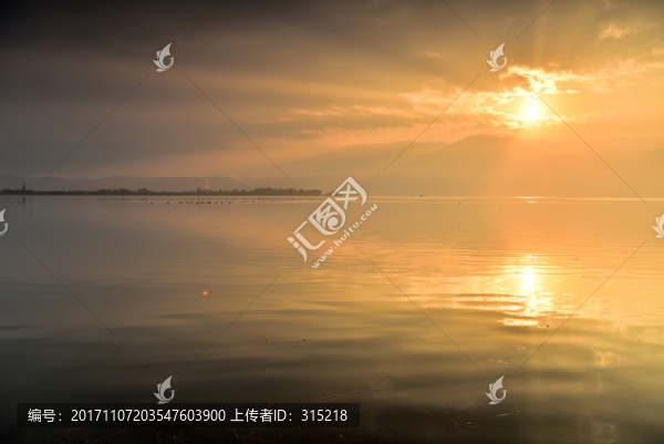 海上日出