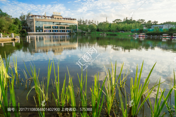 湖景別墅