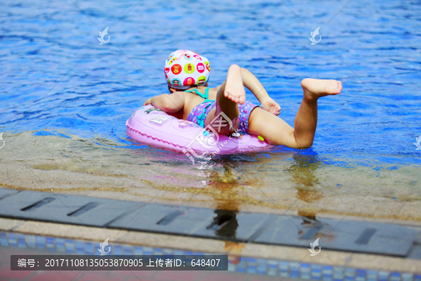 兒童戲水,兒童游泳,兒童學(xué)游泳