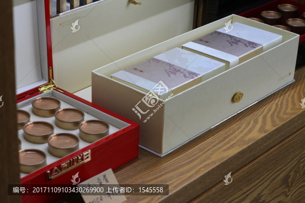 茶葉茶飲茶具