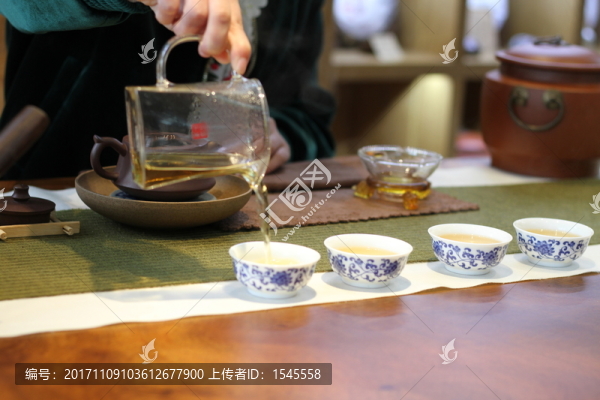 茶葉茶飲茶具