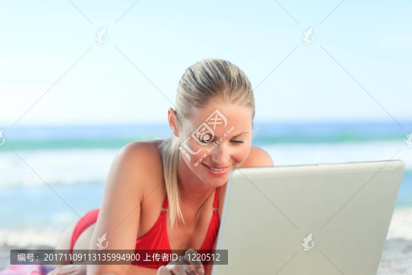 女人