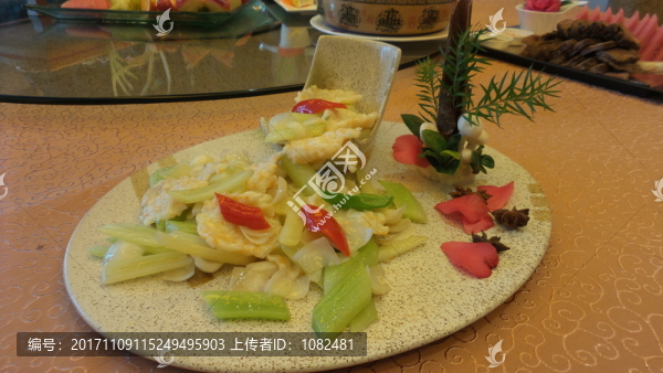 西芹蝦球
