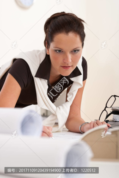 女人