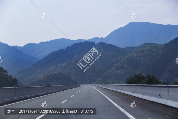 暢通的山林高速