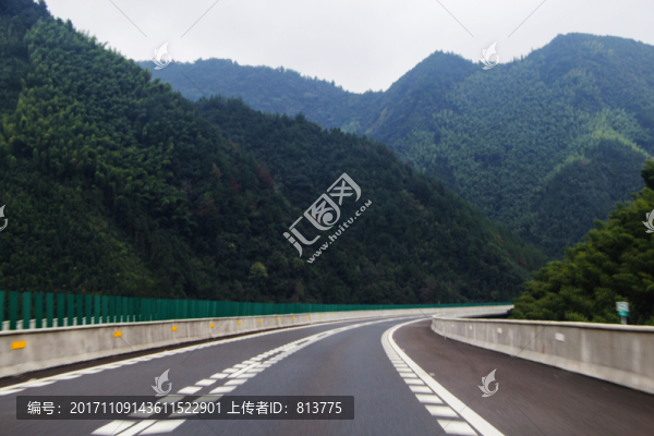 山林彎道高速