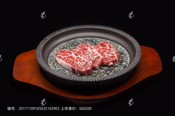 日式燒肉生牛肉雪花牛肉