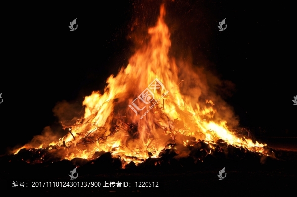 Marbach的Hutzelfeuer