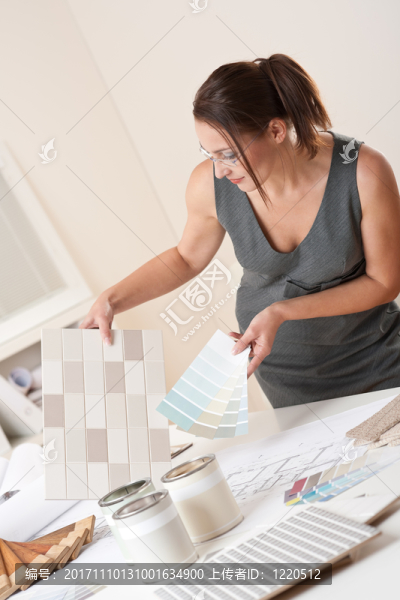女人