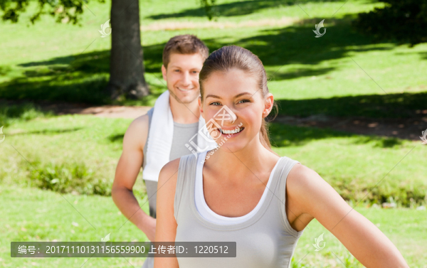 女人-匯圖網(wǎng) www.fosd68.com 女人