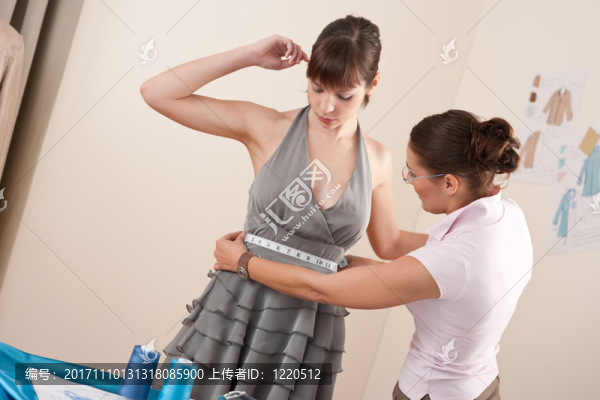 女人