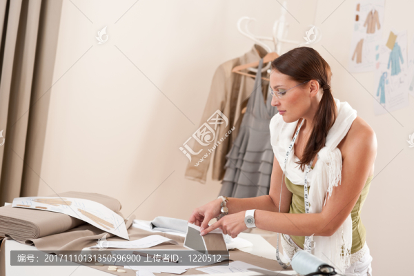 女人