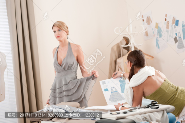 女人