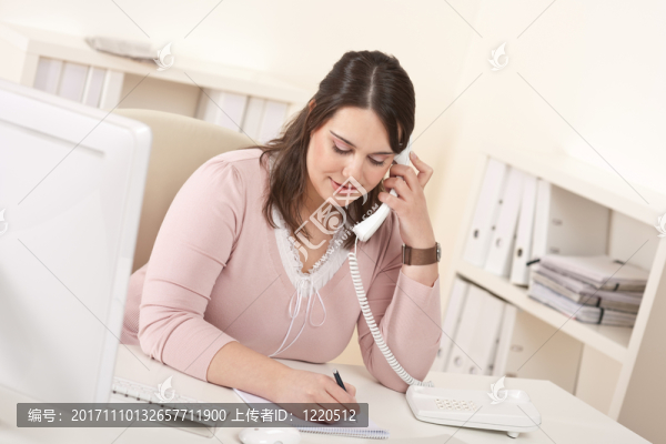 女人