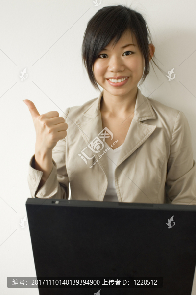 女人