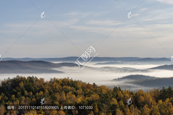 秋季興安嶺晨霧