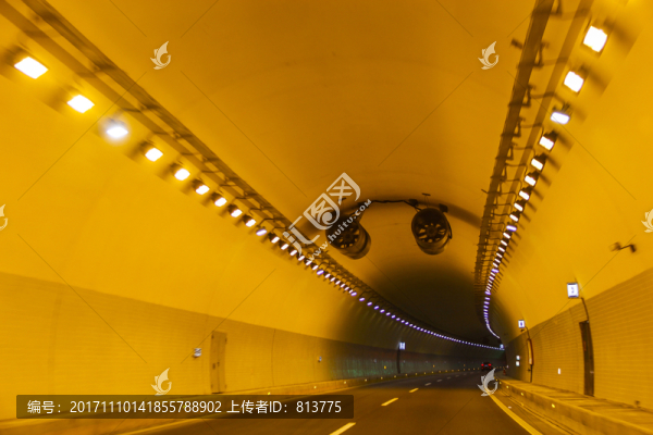 公路隧道燈光