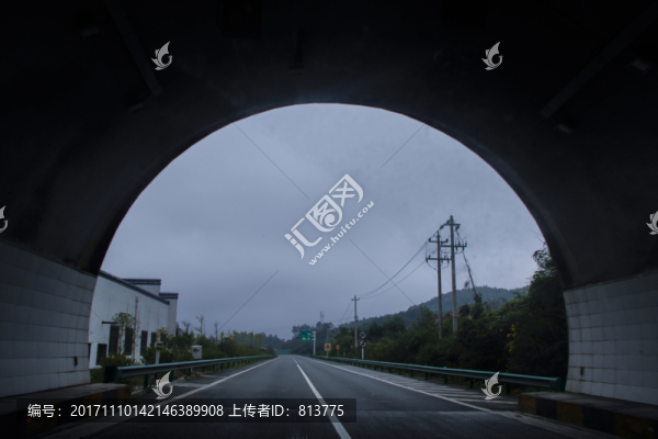 隧道路口