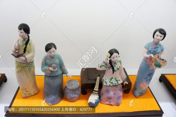 彩塑人物組合