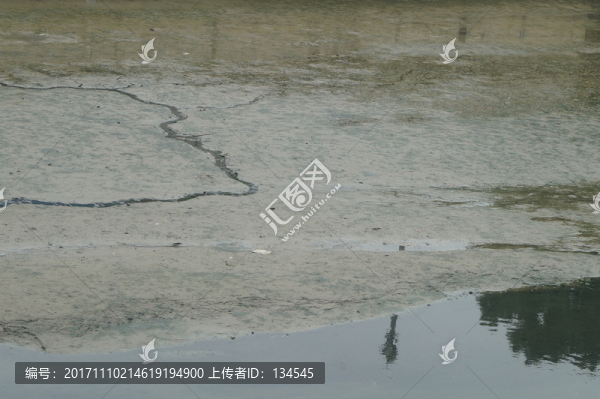淤泥河床