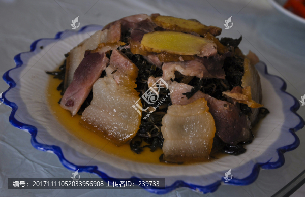 臘肉蒸香椿