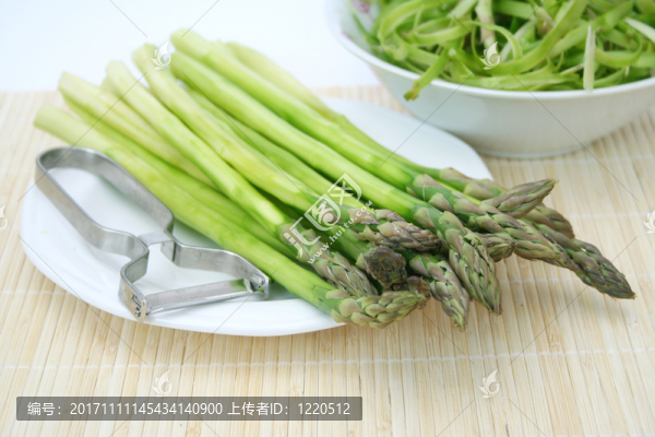 綠色的