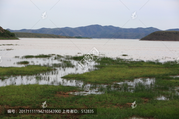 察爾湖