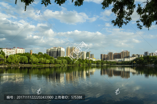 城市倒影