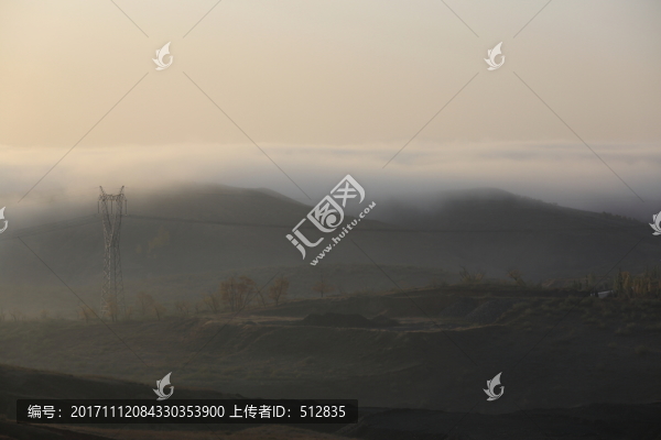 高原晨霧