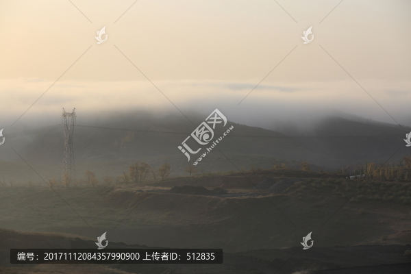 高原晨霧