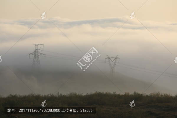 高原晨霧
